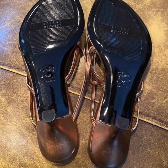 Stuart Weitzman women’s size 7.5 copper color strappy sandal shoes - Picture 4 of 5